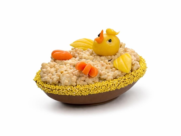 Paasei met badkuikentje